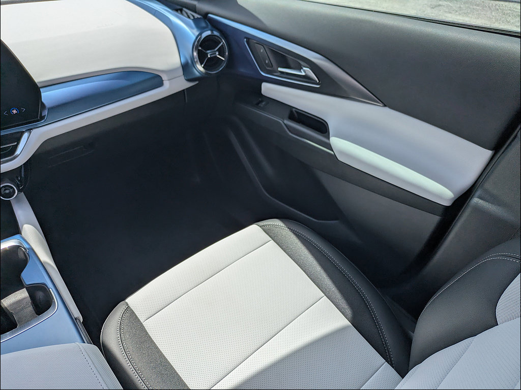 New 2026 Chevrolet Equinox EV LT AWD/4WD image 17