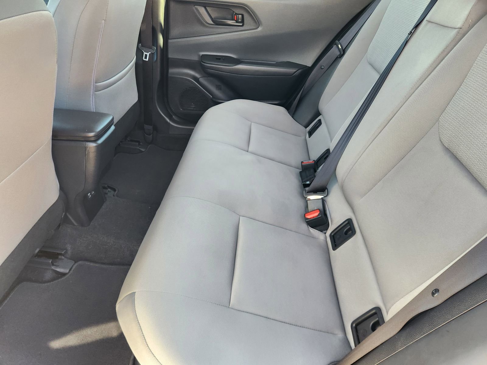 Used 2024 Toyota Prius LE image 33