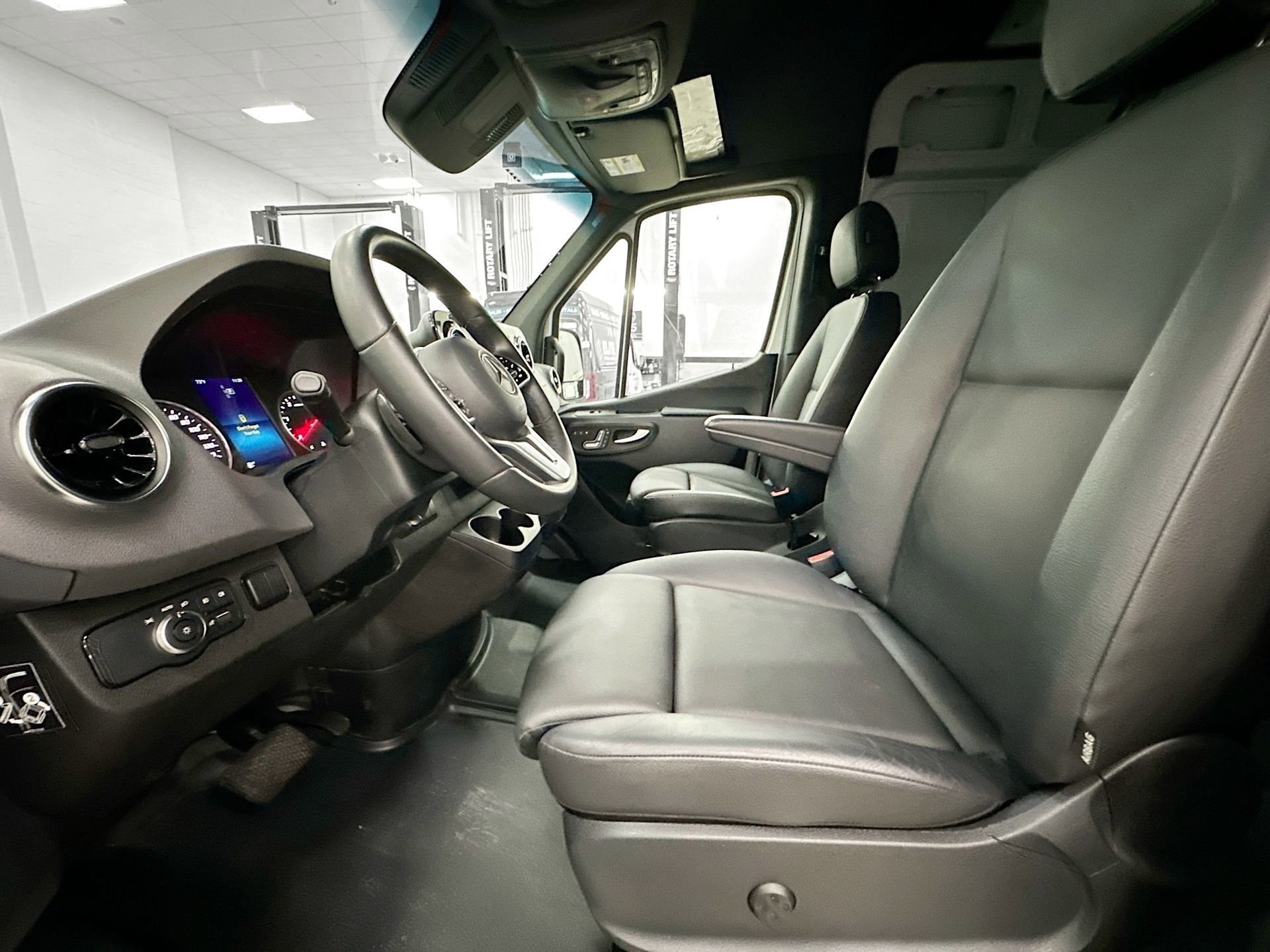 Used 2023 Mercedes-Benz Sprinter 144 Cargo image 22