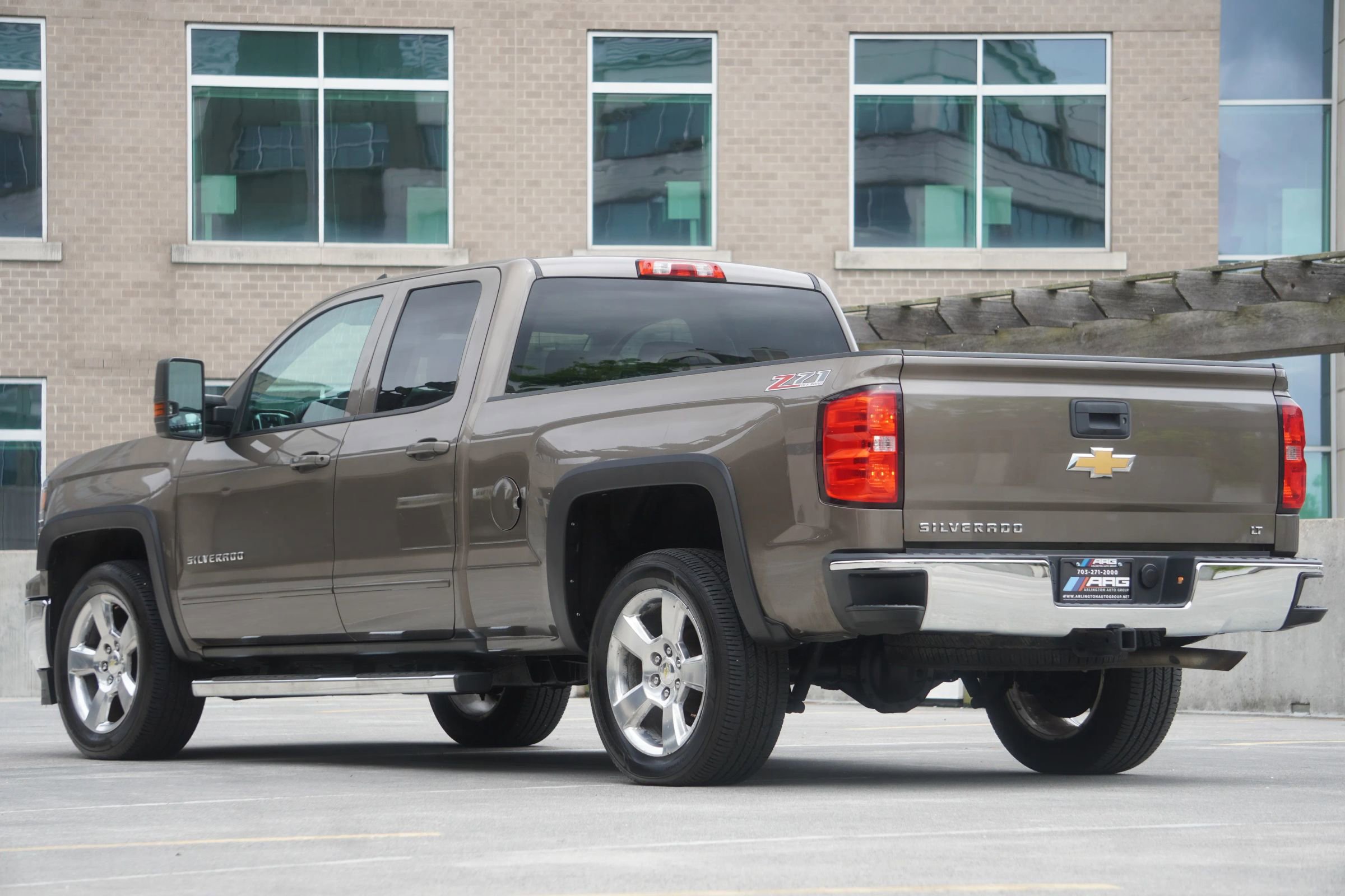 Used 2015 Chevrolet Silverado 1500 LT w/ LT Convenience Package AWD/4WD image 10