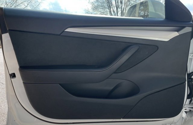 Used 2022 Tesla Model 3 Standard Range image 13