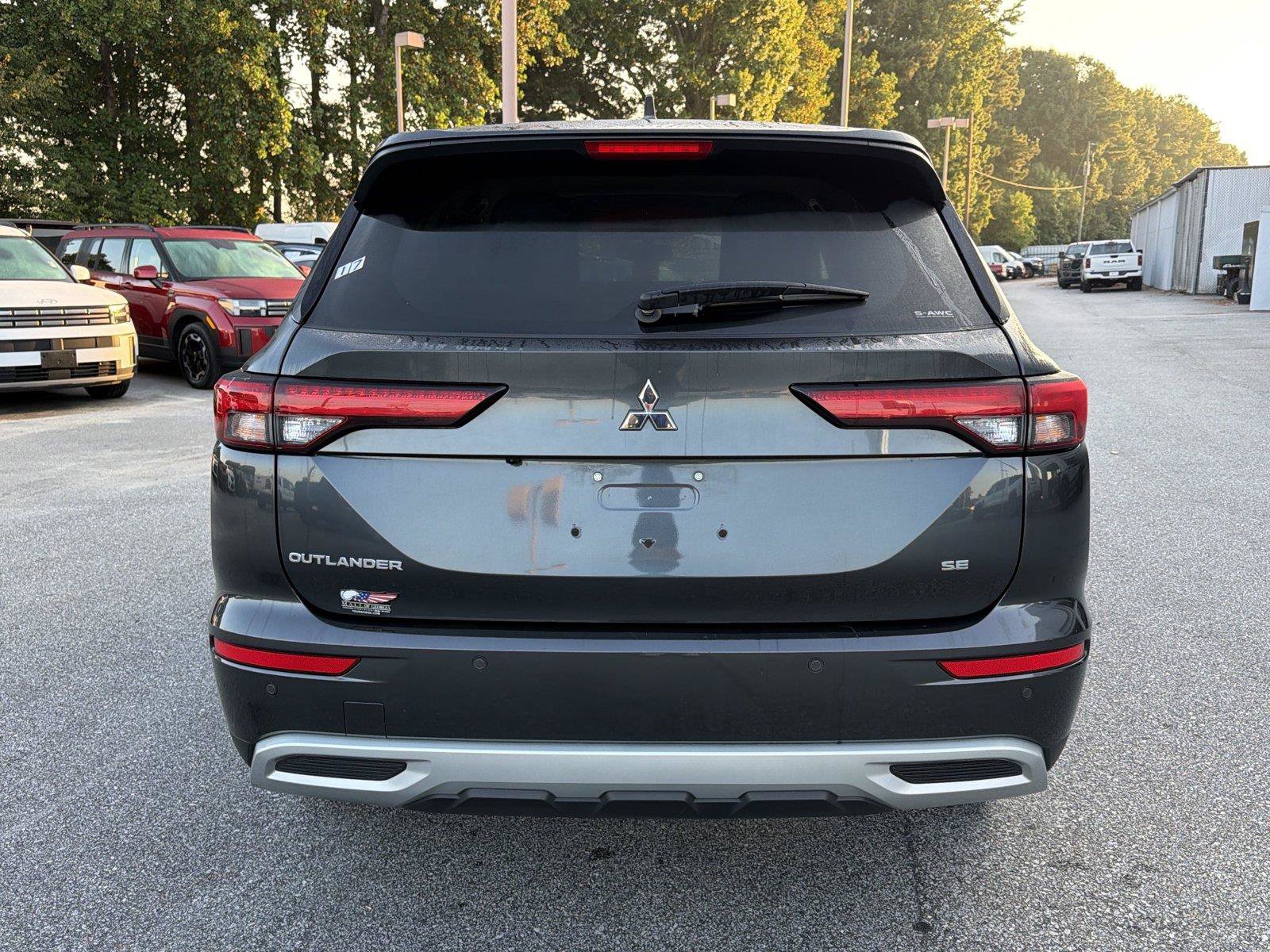 Used 2024 Mitsubishi Outlander SE AWD/4WD image 6