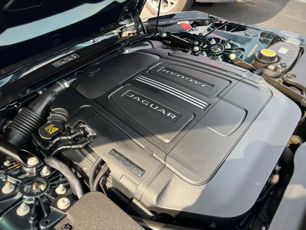 Used 2016 Jaguar F-TYPE Coupe image 27