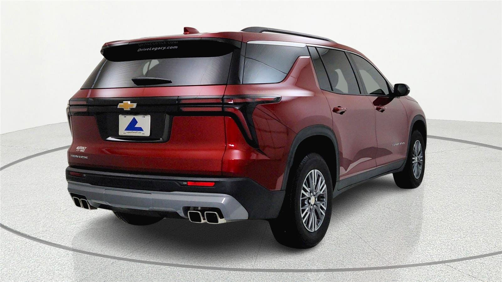 Used 2026 Chevrolet Traverse LT image 4