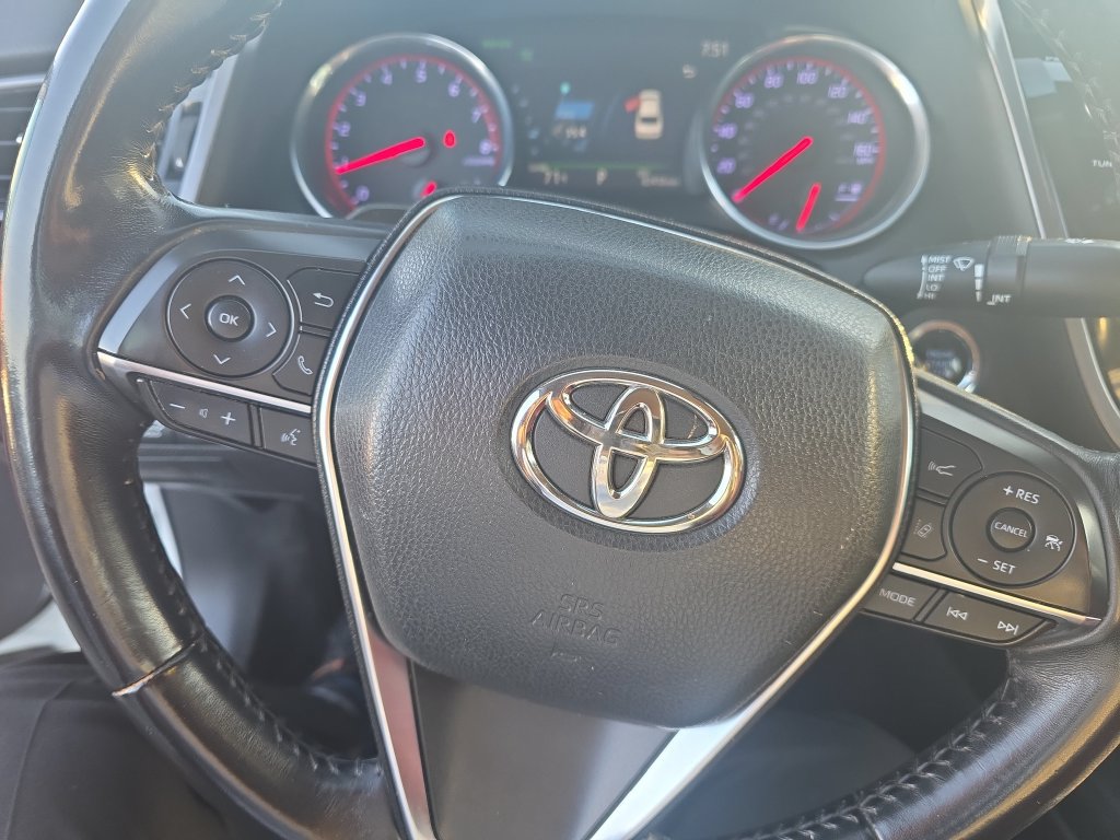Used 2019 Toyota Camry XSE FWD image 13