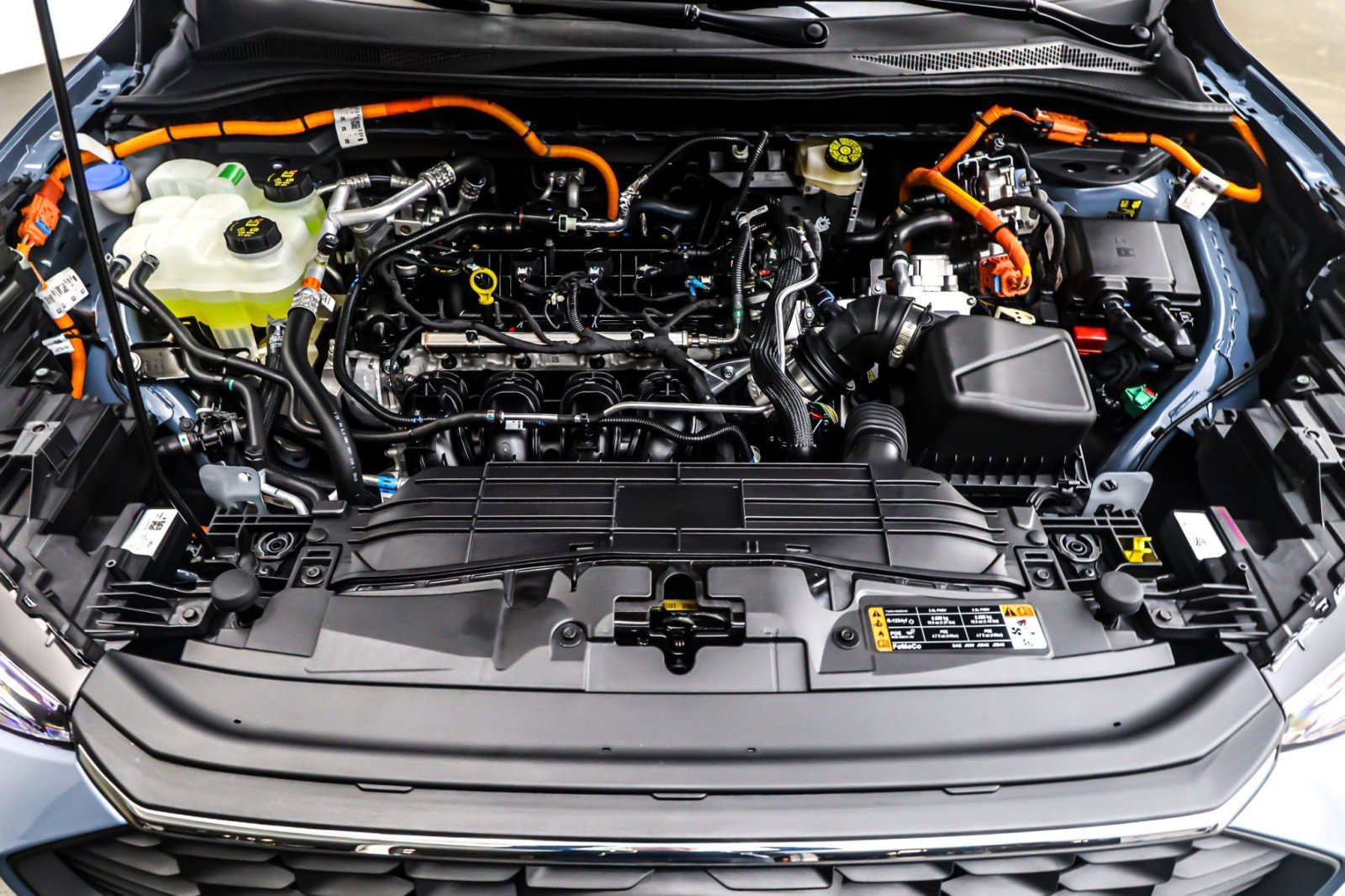 Used 2025 Ford Escape SE w/ Class II Trailer Tow Package image 11