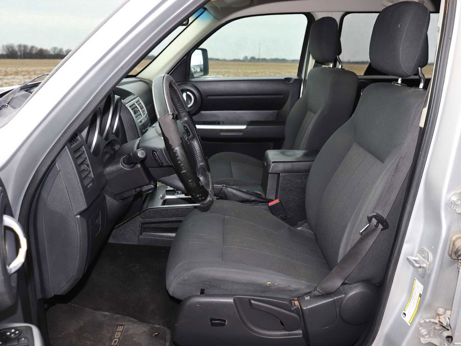 Used 2011 Dodge Nitro SXT image 16