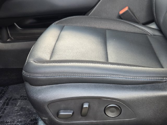 Certified 2024 Chevrolet Equinox EV LT FWD image 17