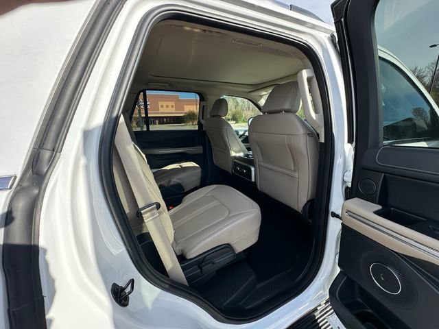 Used 2024 Ford Expedition Limited image 17
