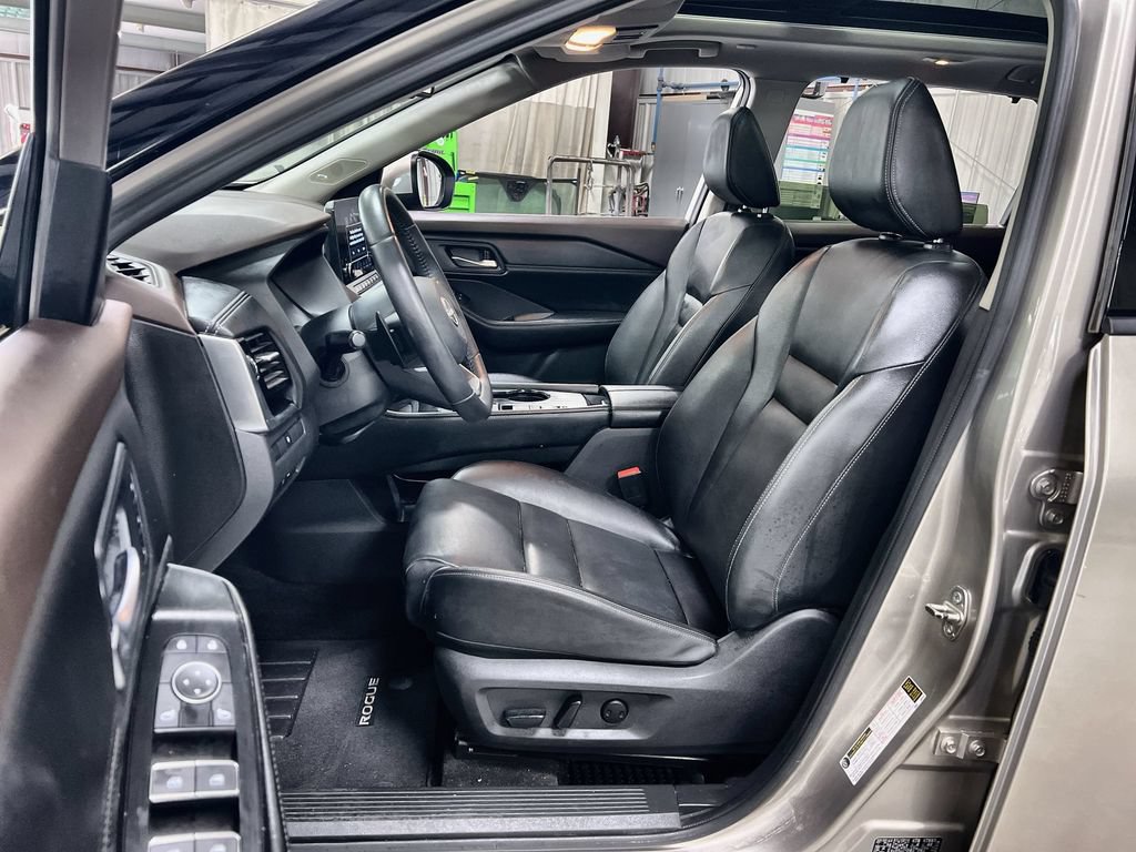 Used 2023 Nissan Rogue SL w/ SL Premium Package FWD image 12