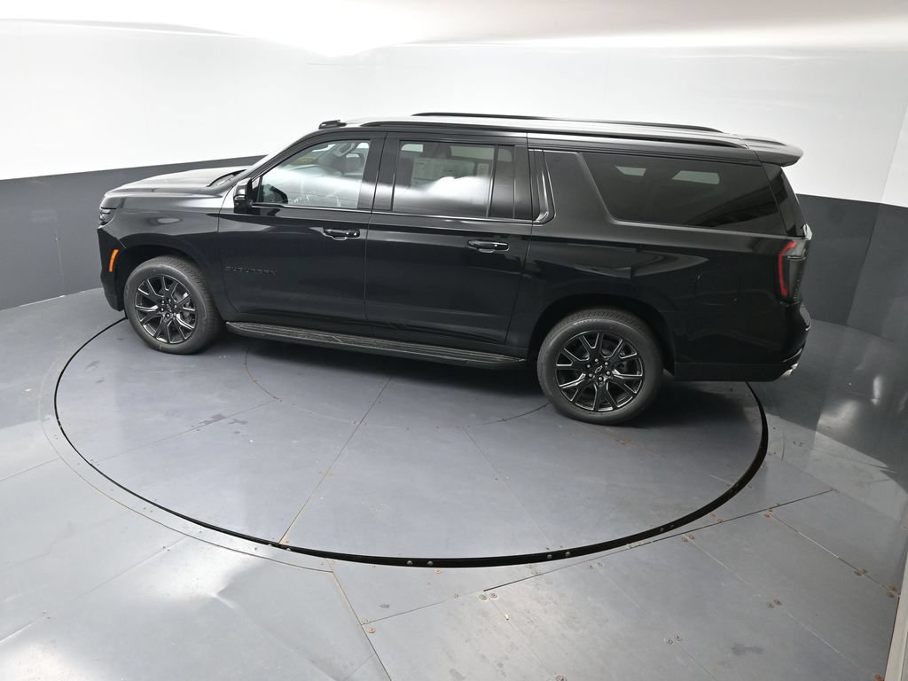 New 2026 Chevrolet Suburban RST w/ RST Capability Package AWD/4WD image 39
