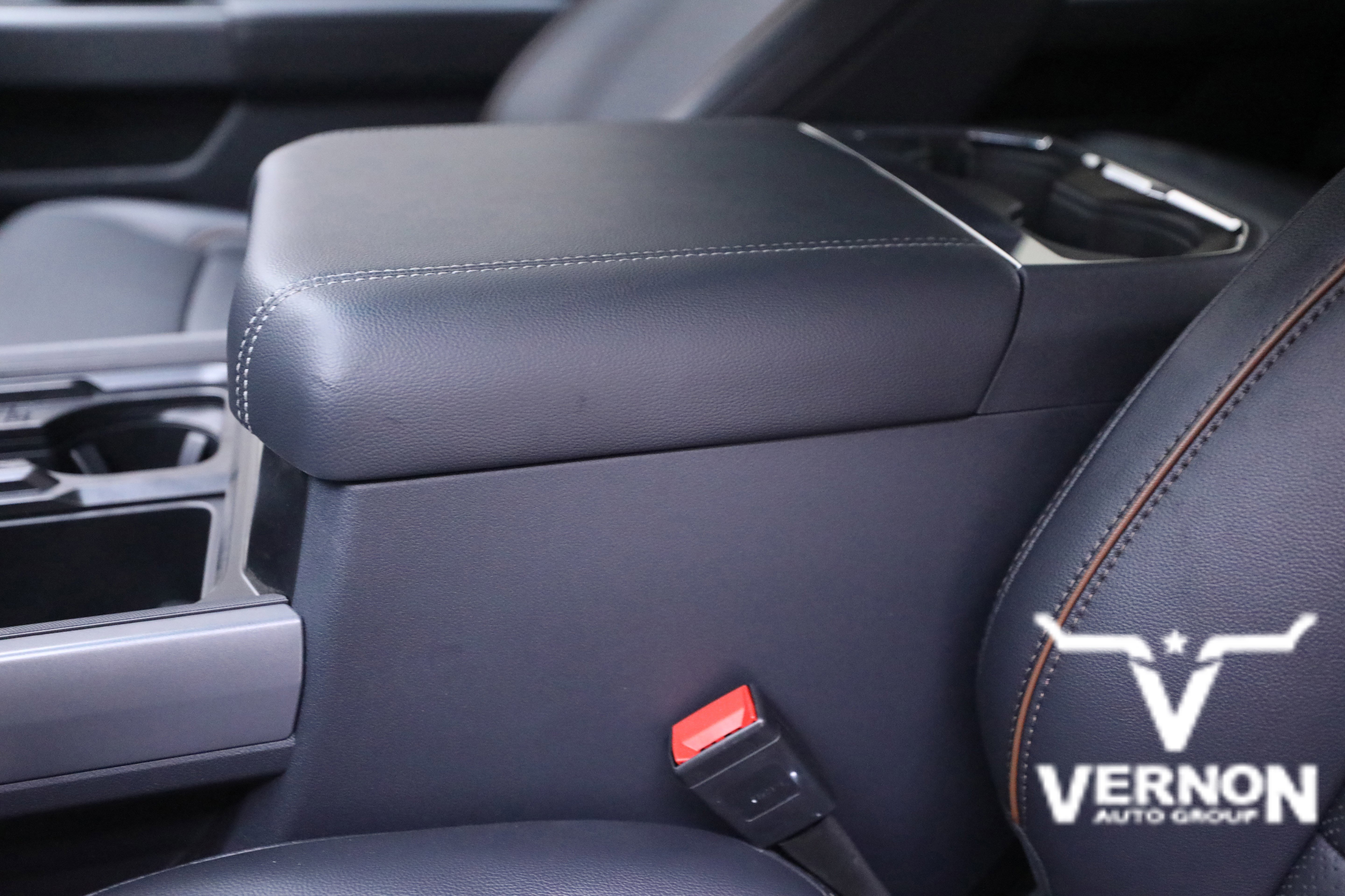 New 2026 Ford F250 Lariat w/ Black Appearance Package image 15