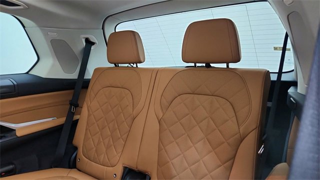 Used 2025 BMW X7 xDrive40i w/ Executive Package image 31