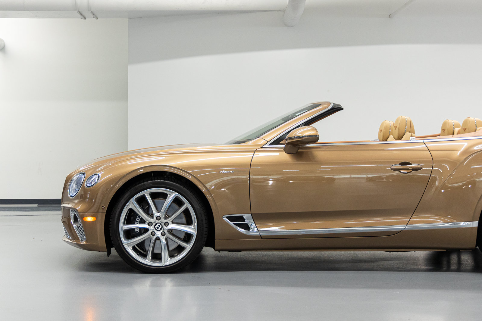 Used 2023 Bentley Continental GT Azure AWD/4WD image 13