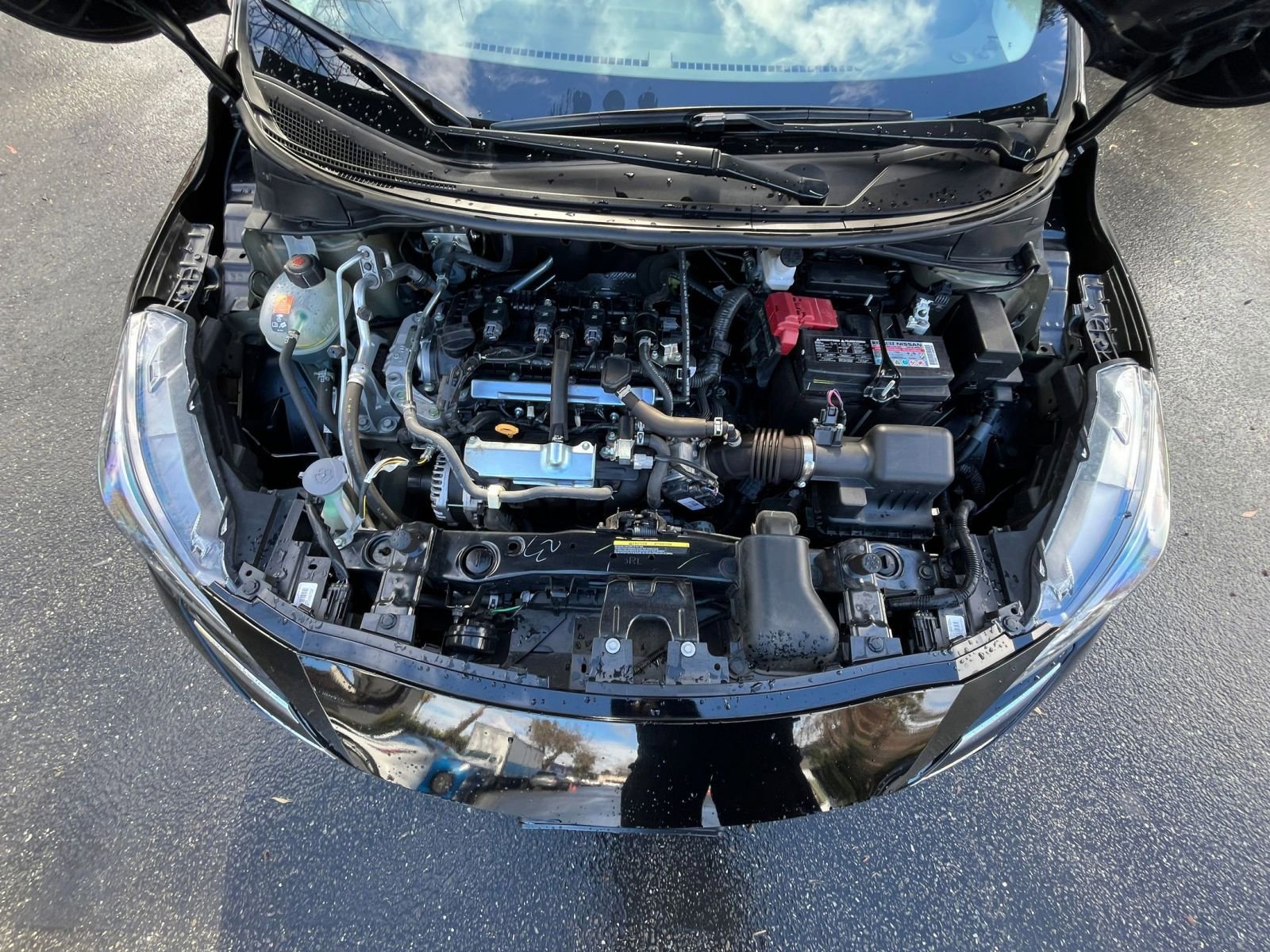 Used 2025 Nissan Versa SV image 30