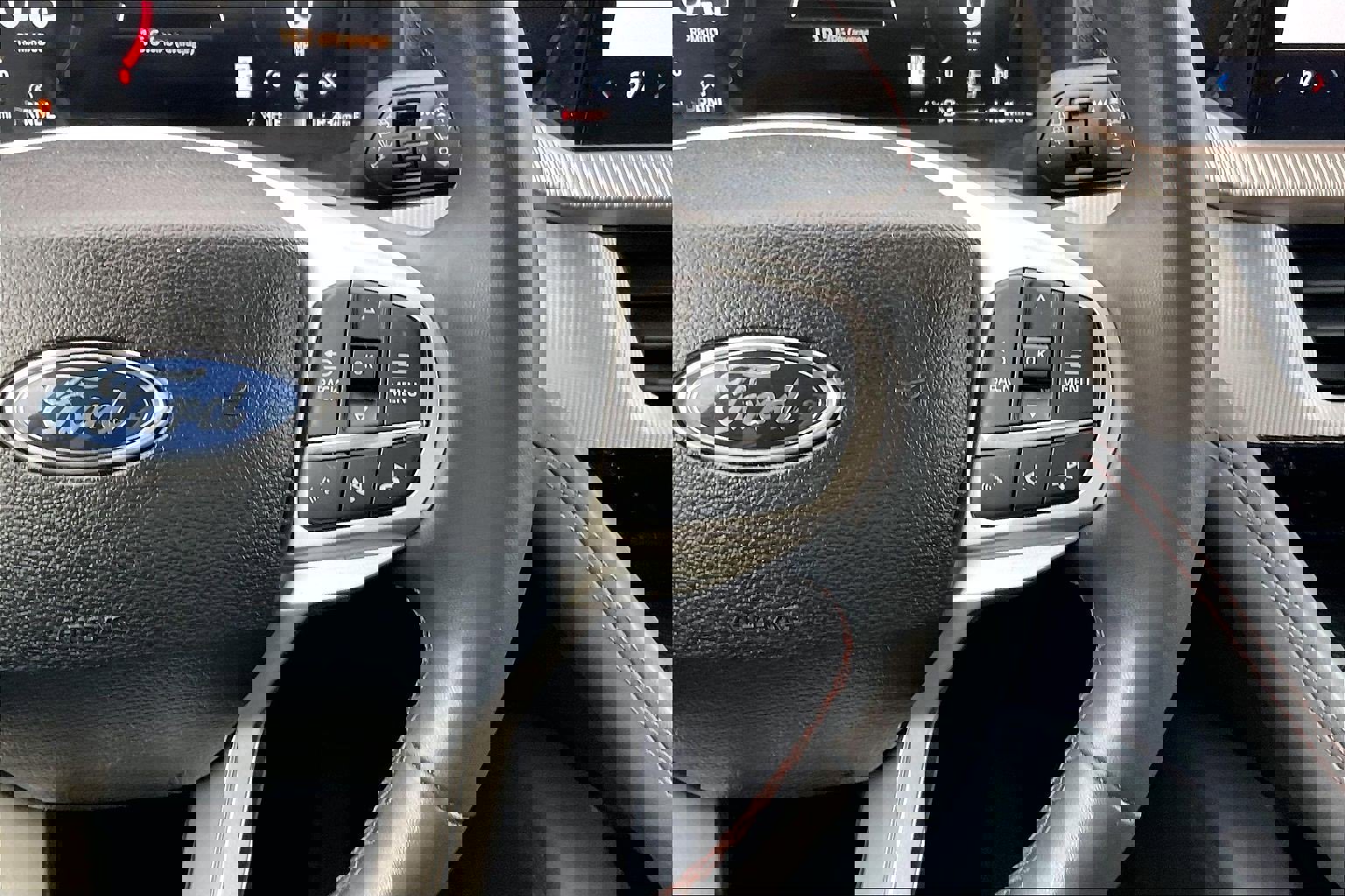 Used 2025 Ford Explorer Active image 18