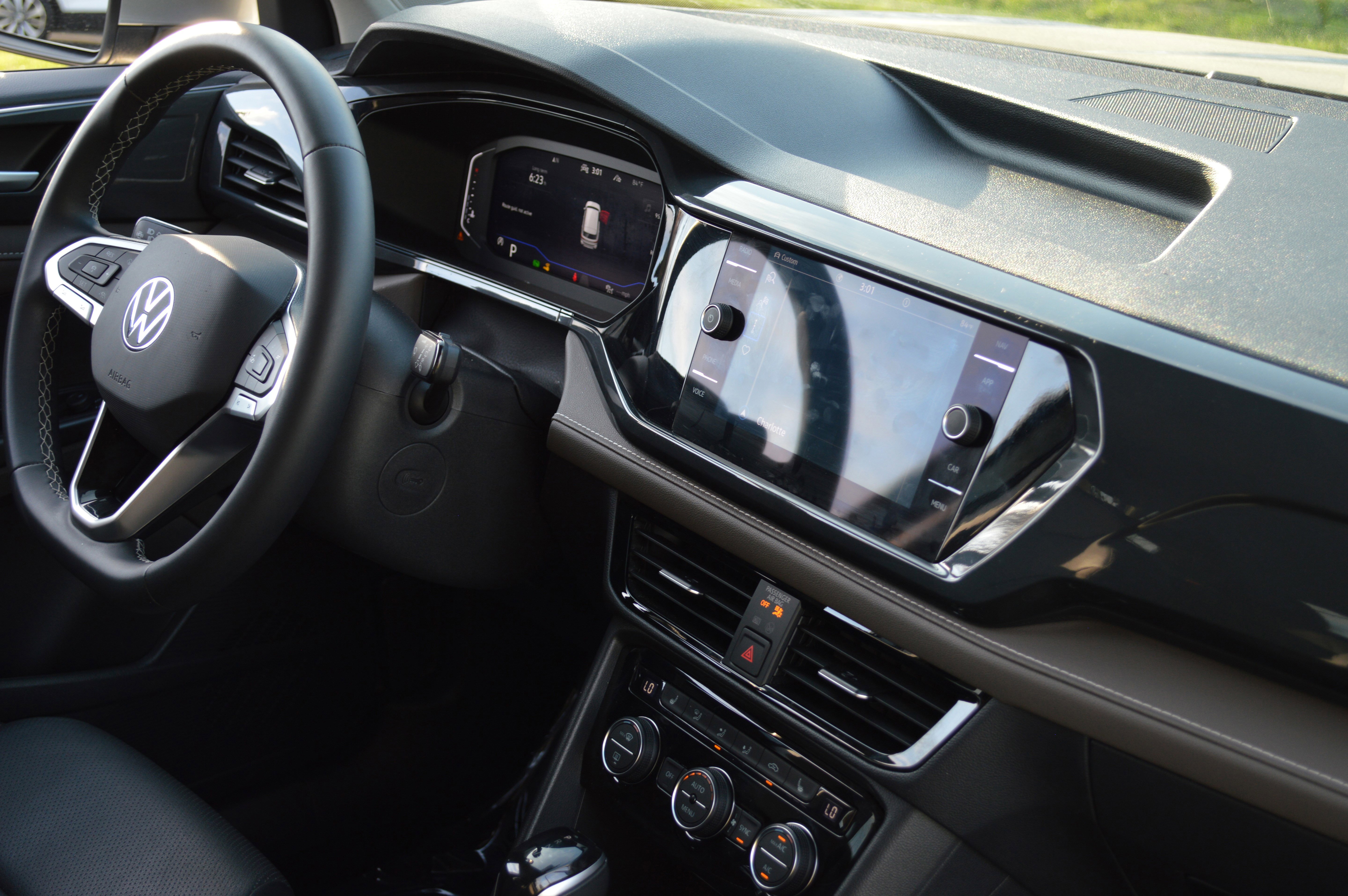 Used 2022 Volkswagen Taos SEL image 36