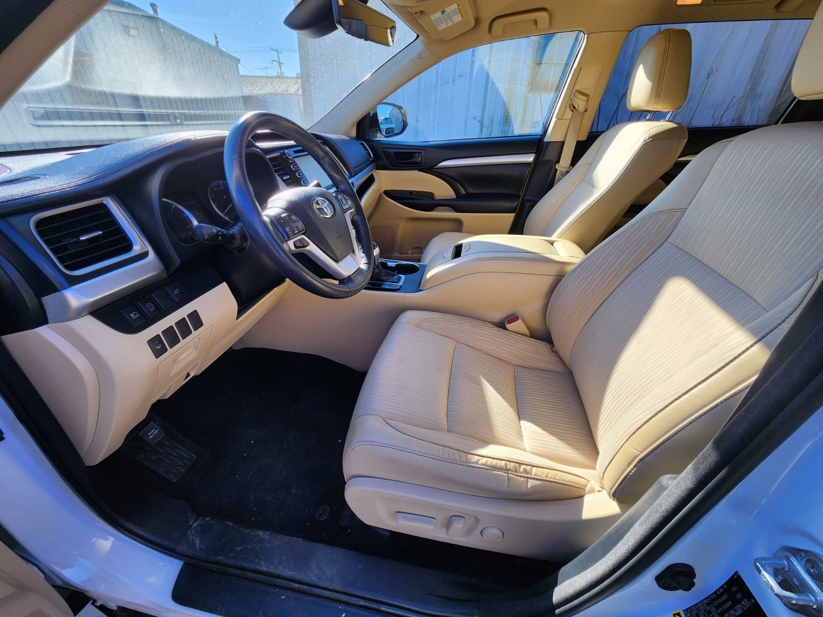 Used 2018 Toyota Highlander FWD V6 image 10