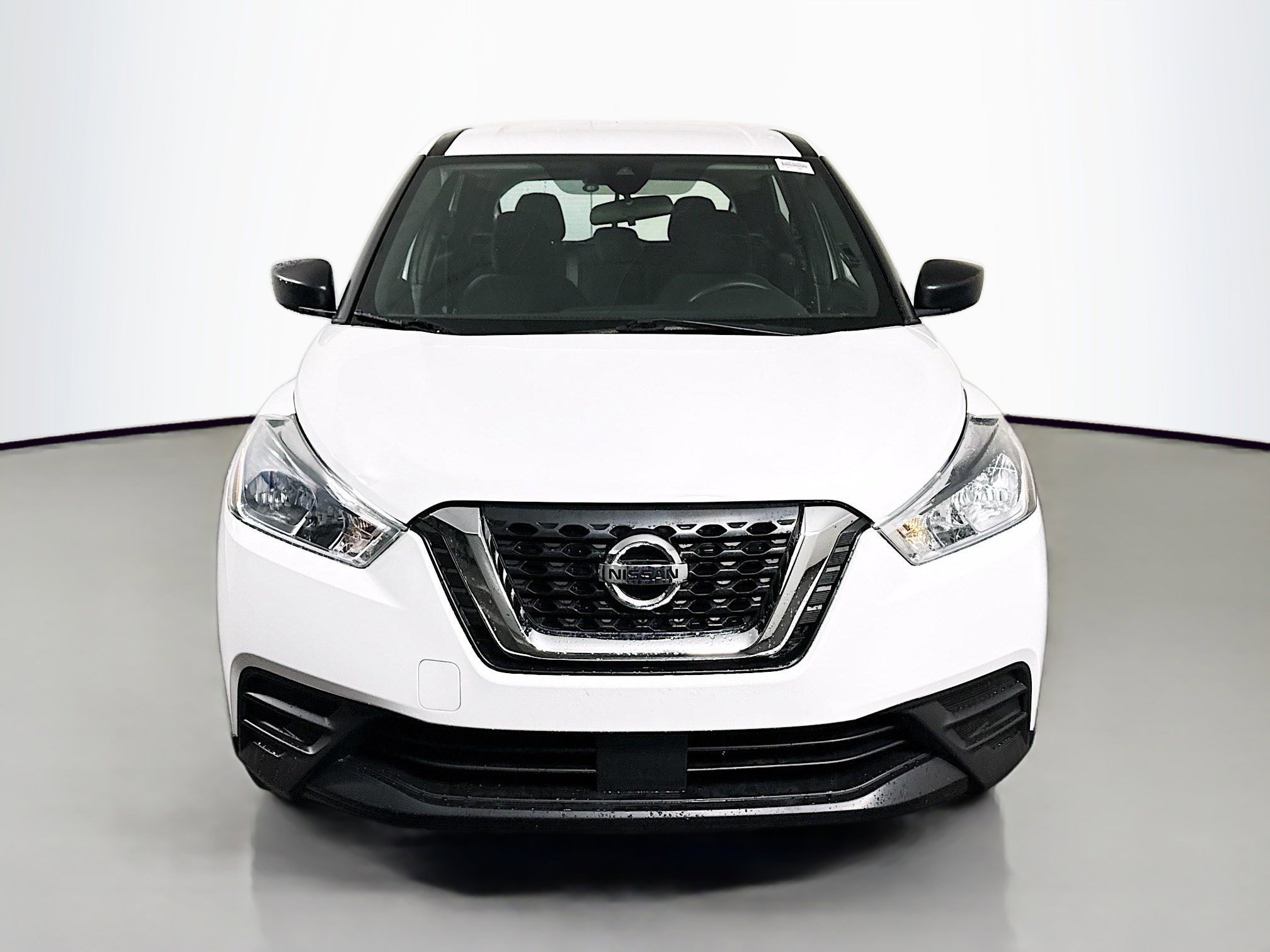 Used 2020 Nissan Kicks S image 2
