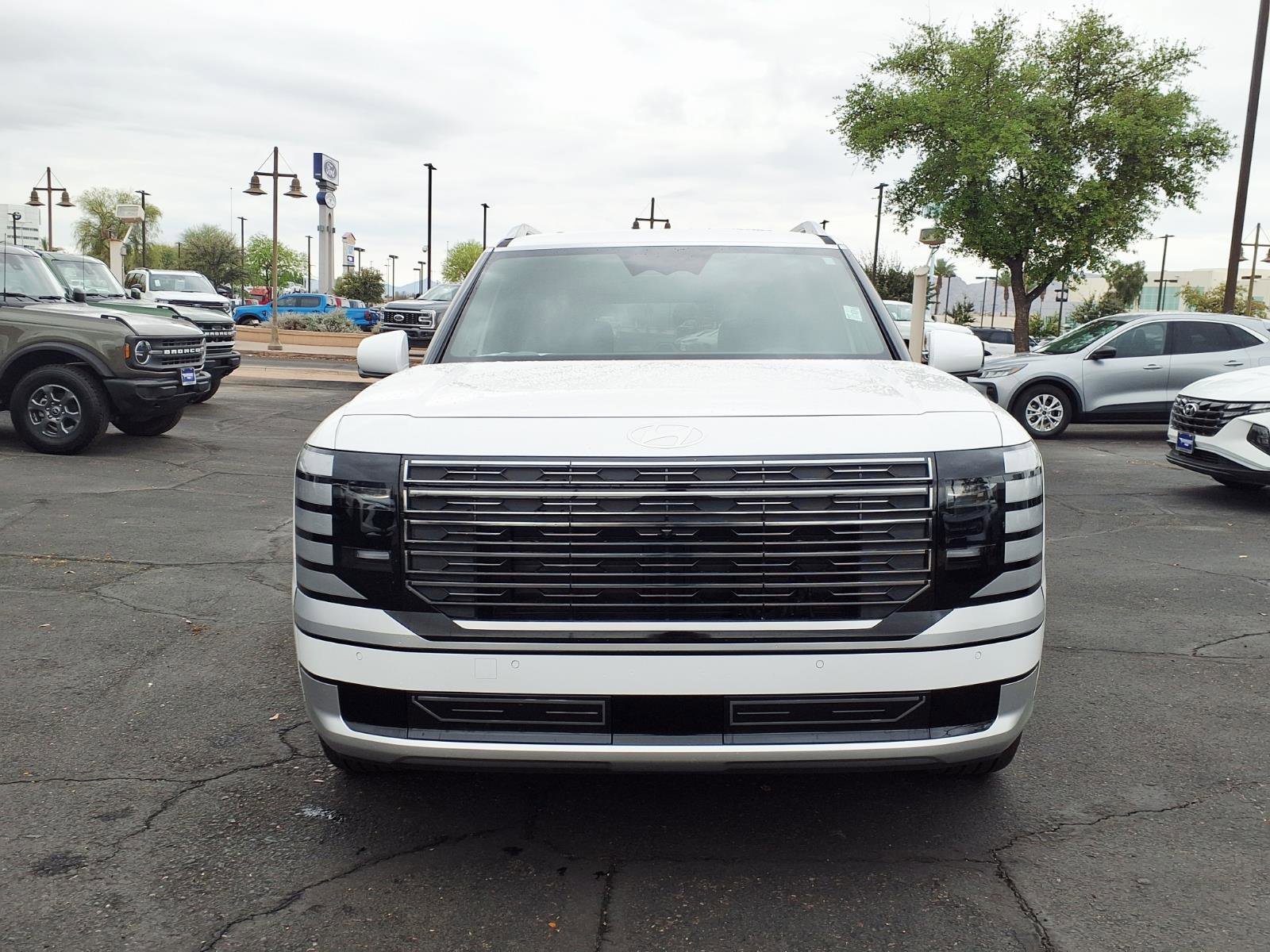 Used 2026 Hyundai Palisade Calligraphy image 2