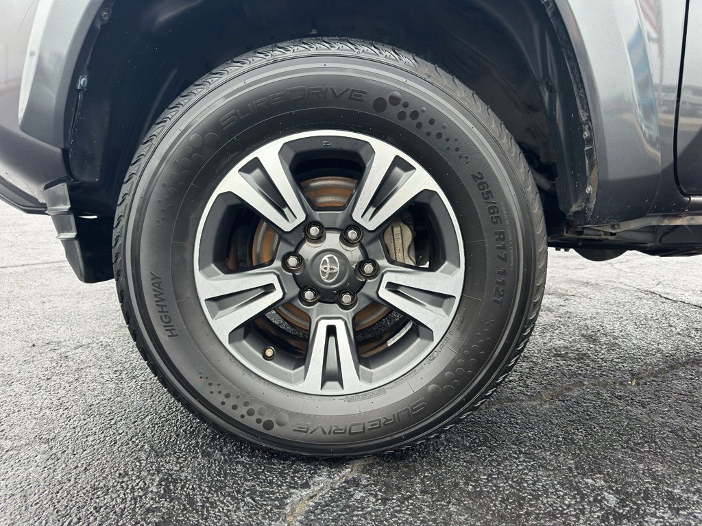 Used 2017 Toyota Tacoma TRD Sport RWD image 31
