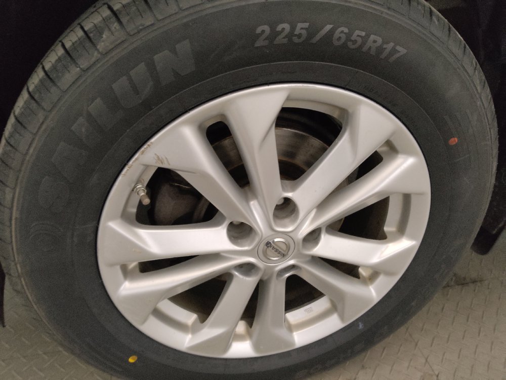 Used 2014 Nissan Rogue SV w/ SV Moonroof Package AWD/4WD image 31