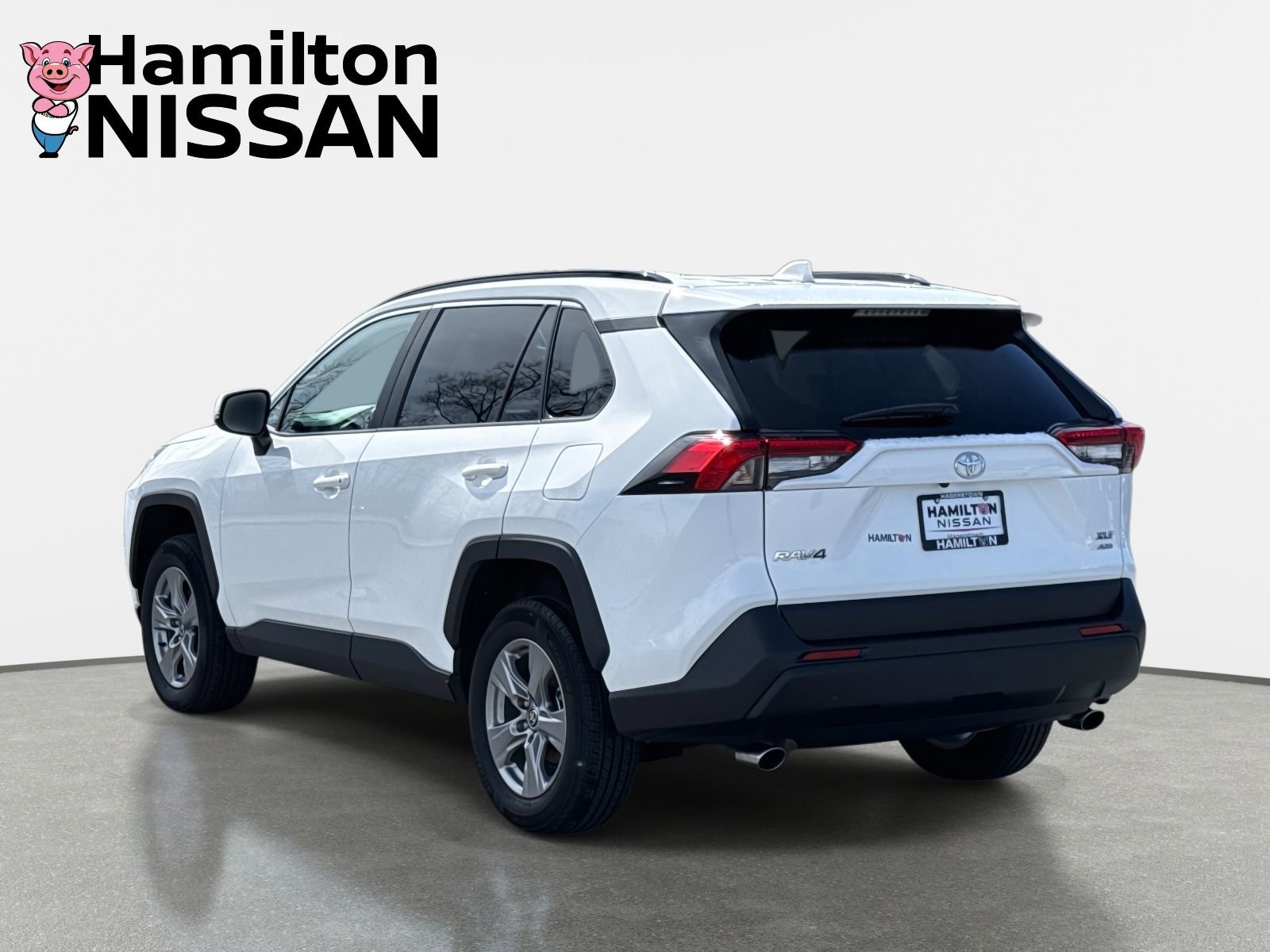 Used 2025 Toyota RAV4 XLE AWD/4WD image 4