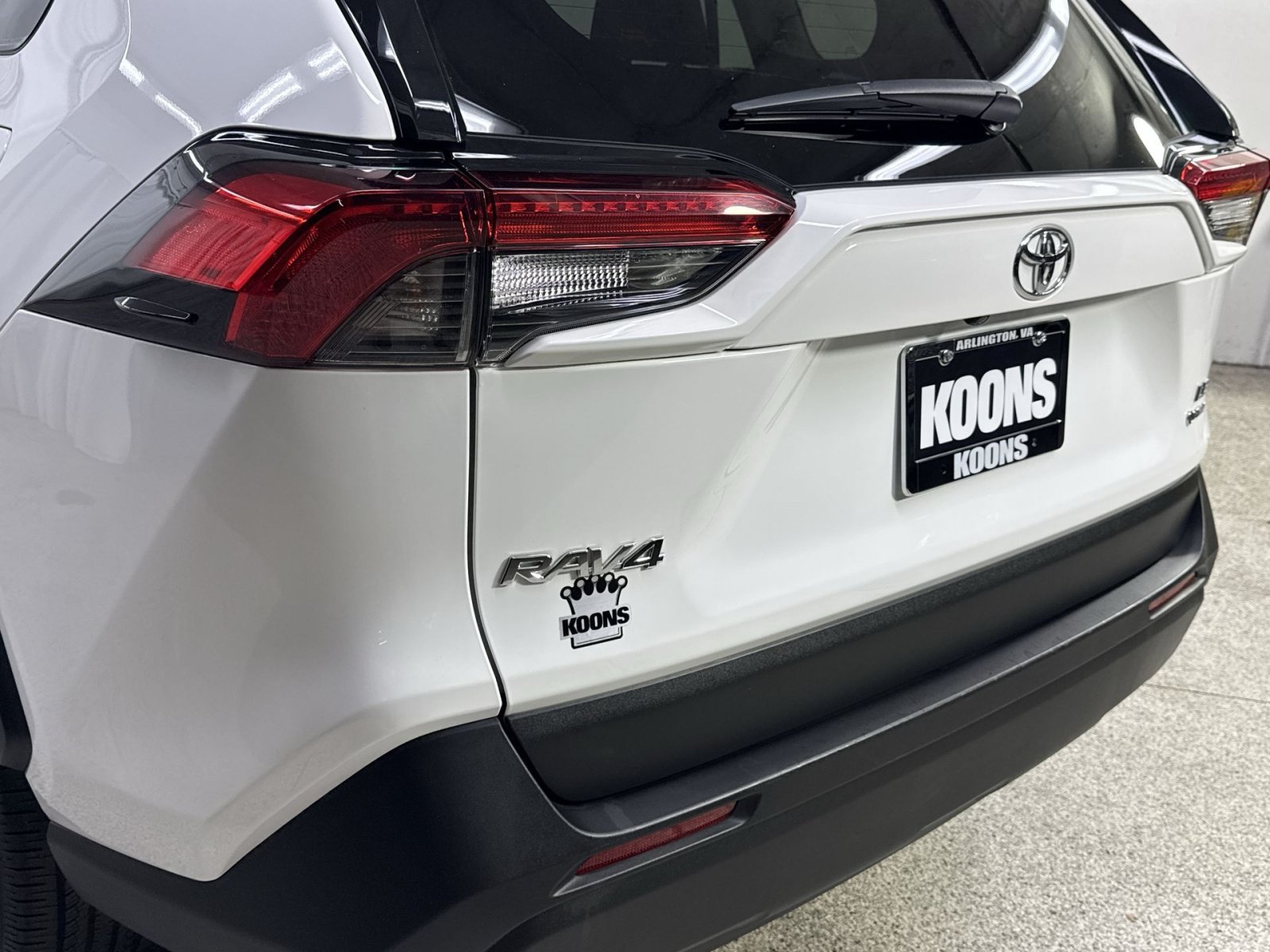 Used 2025 Toyota RAV4 LE AWD/4WD image 38