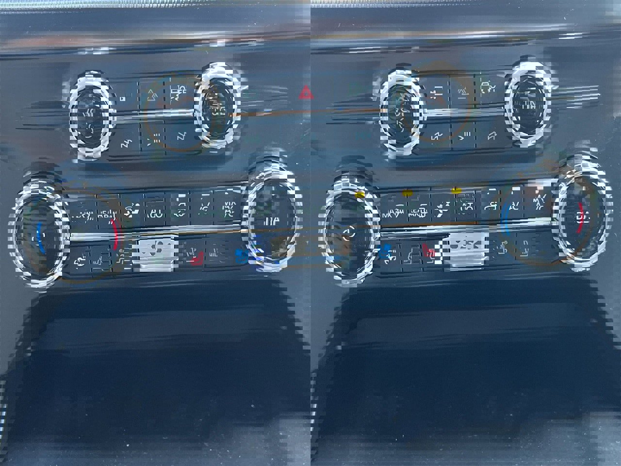 New 2025 Ford F150 Lariat w/ Equipment Group 501A Mid image 9