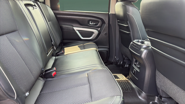 Used 2016 Nissan Titan PRO-4X AWD/4WD image 27