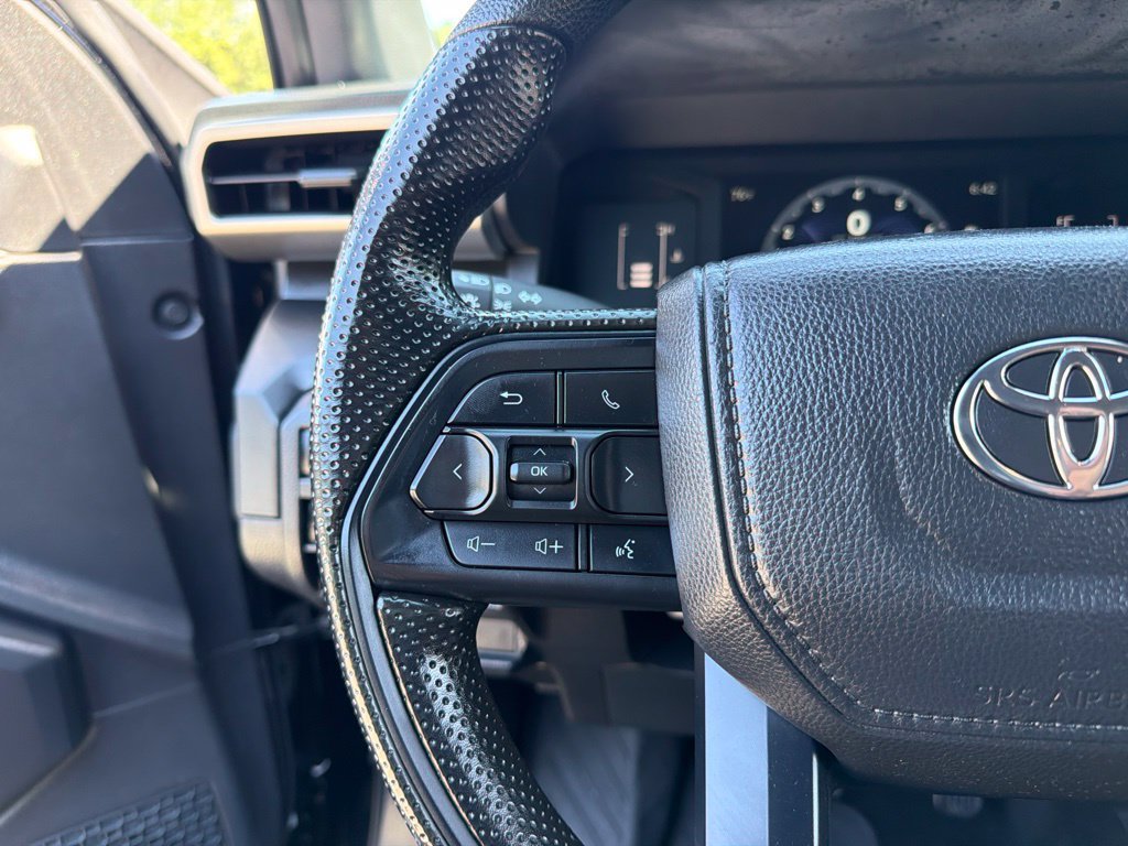 Used 2024 Toyota Tacoma SR w/ SR Upgrade Package AWD/4WD image 17