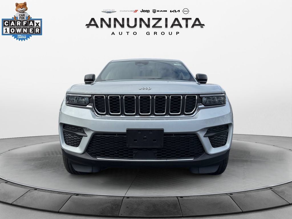 Certified 2025 Jeep Grand Cherokee Laredo X w/ Luxury Tech Group I AWD/4WD image 8