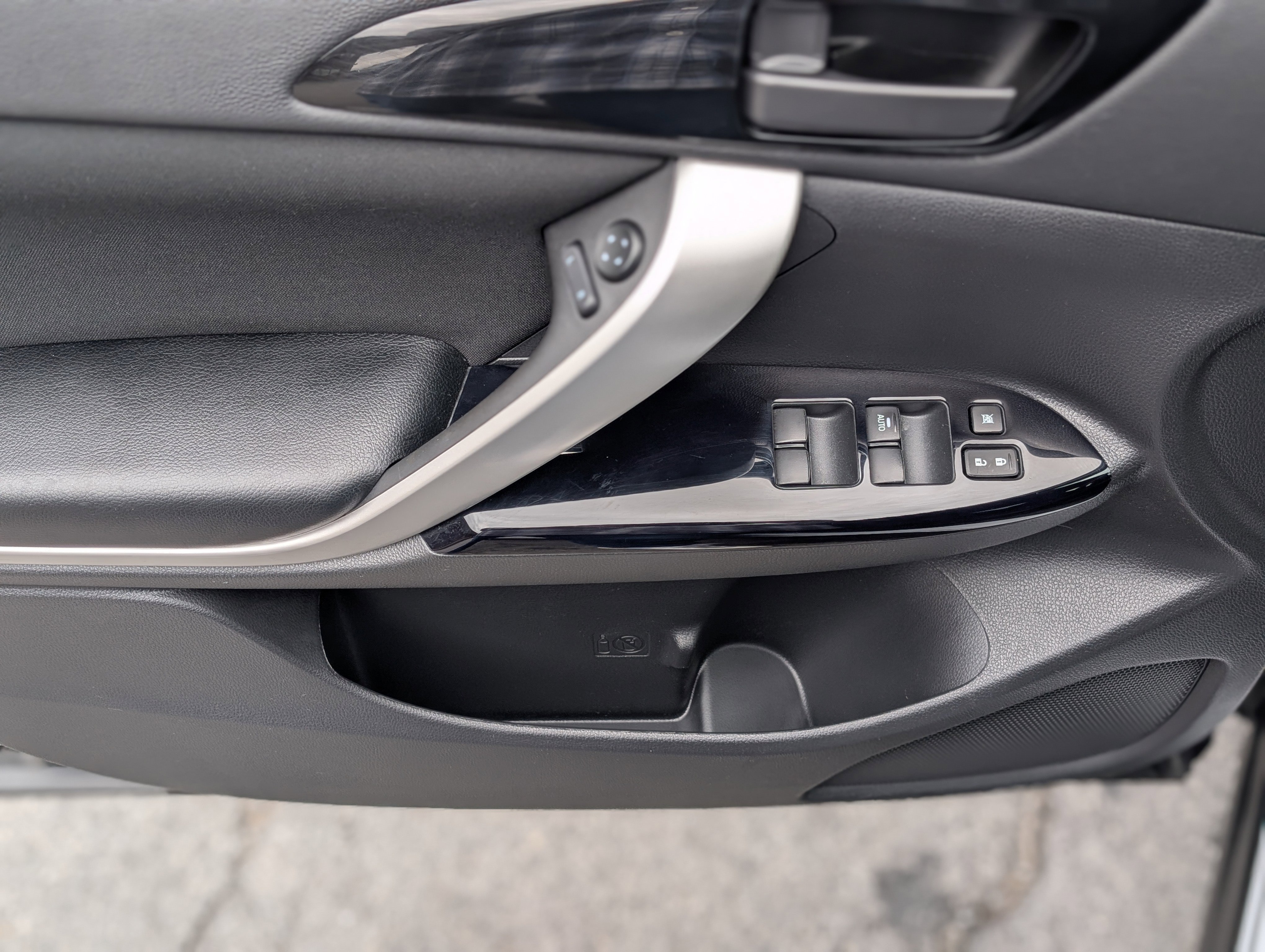 Used 2024 Mitsubishi Eclipse Cross LE image 26