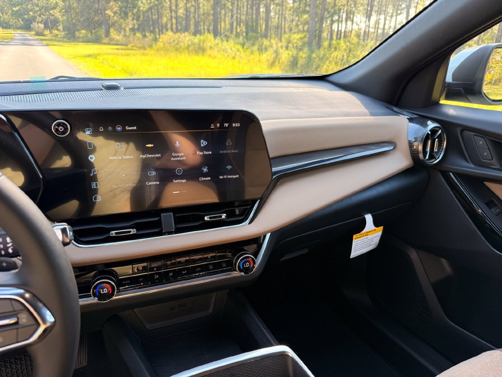 New 2027 Chevrolet Equinox ACTIV w/ Safety and Technology Package FWD image 18