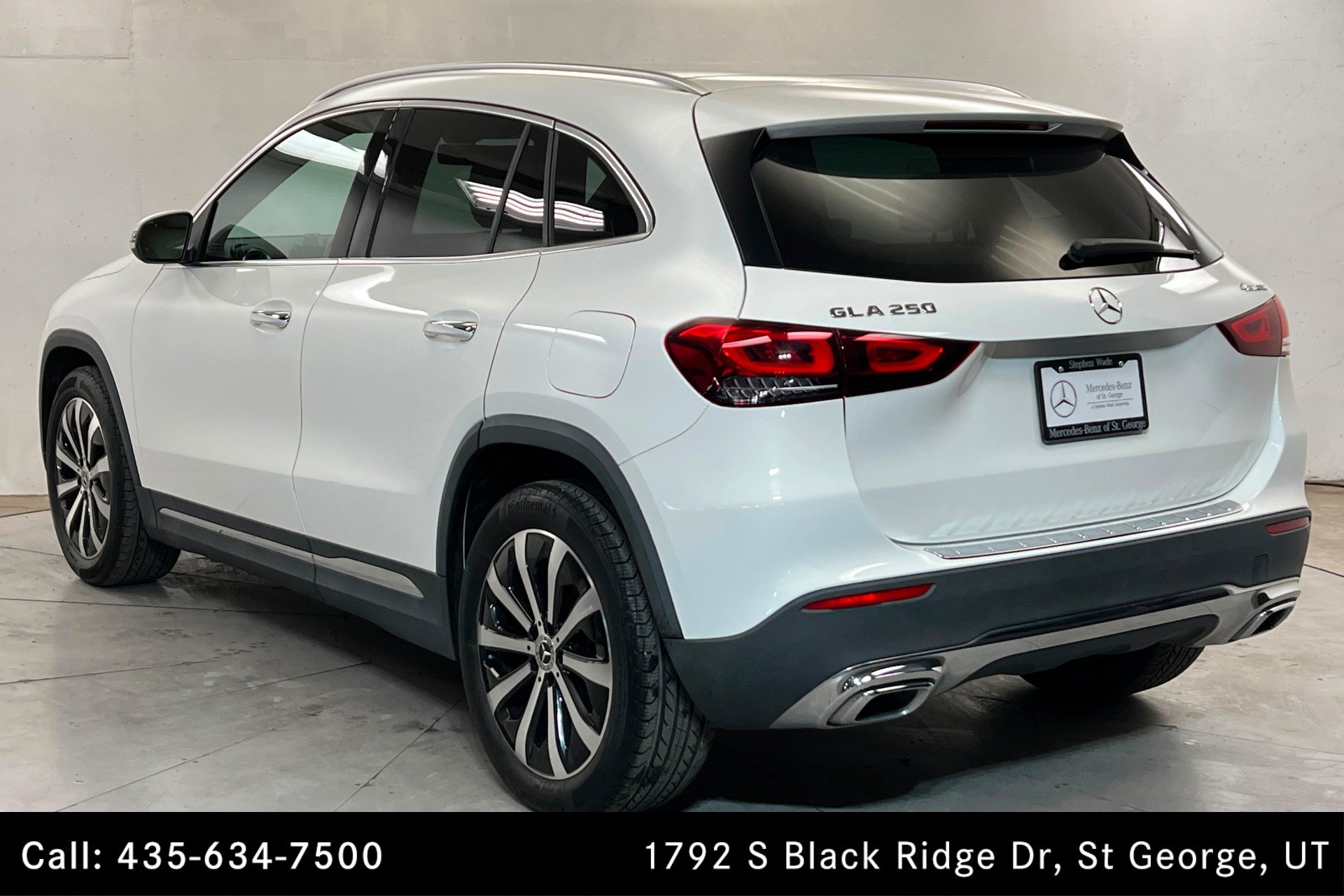 Certified 2022 Mercedes-Benz GLA 250 4MATIC w/ Premium Package Lite image 3
