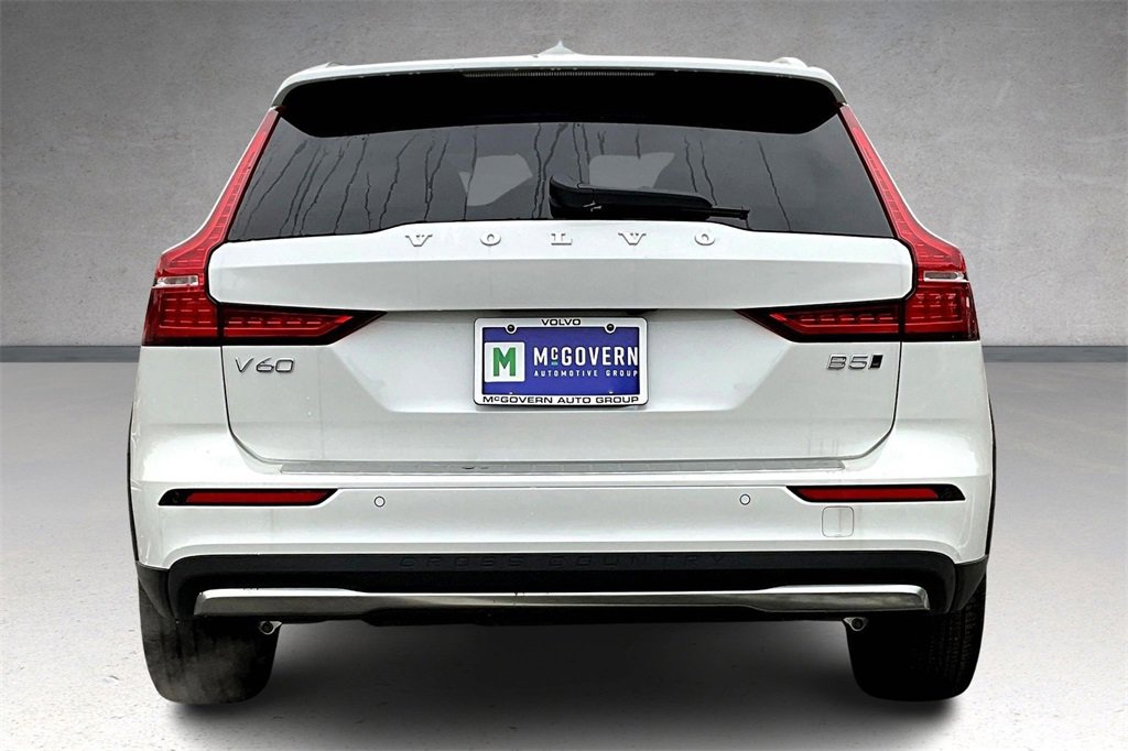 New 2026 Volvo V60 B5 Cross Country Ultra w/ Climate Package image 4