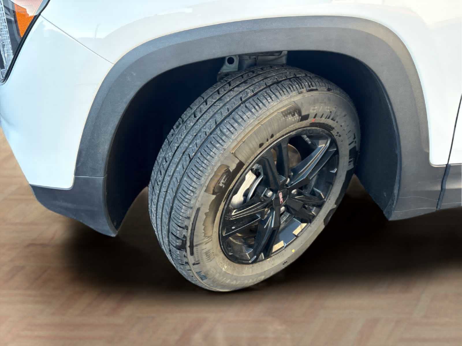 Used 2024 GMC Terrain AT4 image 32