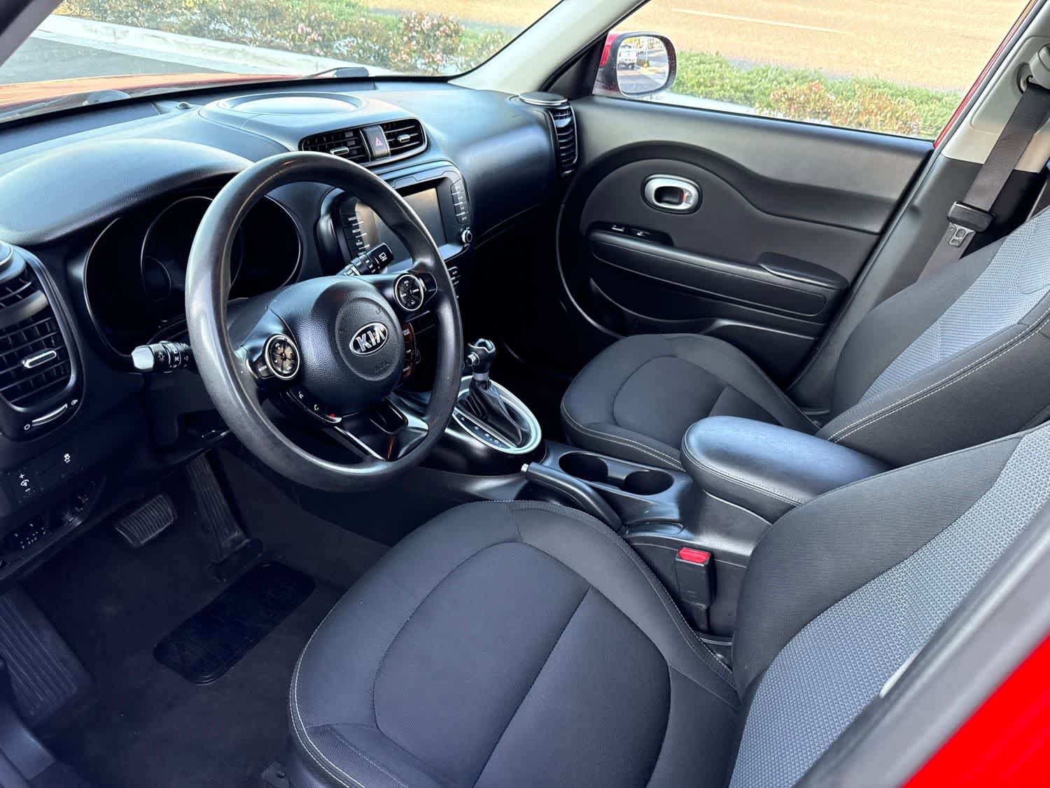 Used 2018 Kia Soul + FWD image 25