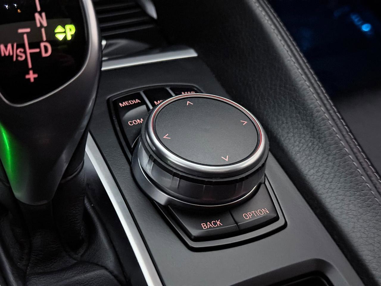 Used 2019 BMW X6 xDrive50i w/ M Sport Package image 39