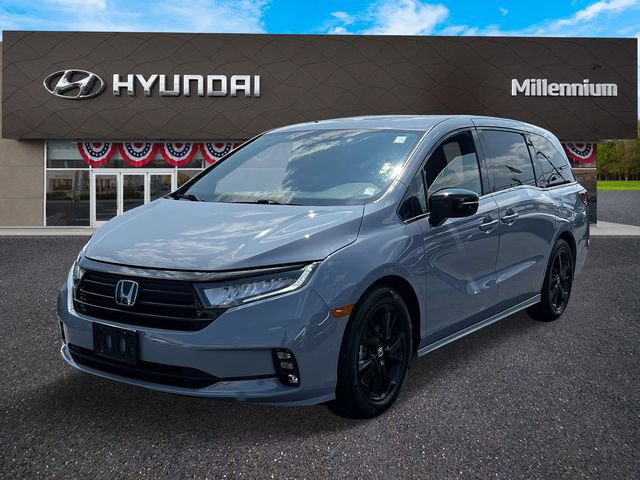 Used 2023 Honda Odyssey Sport image 2