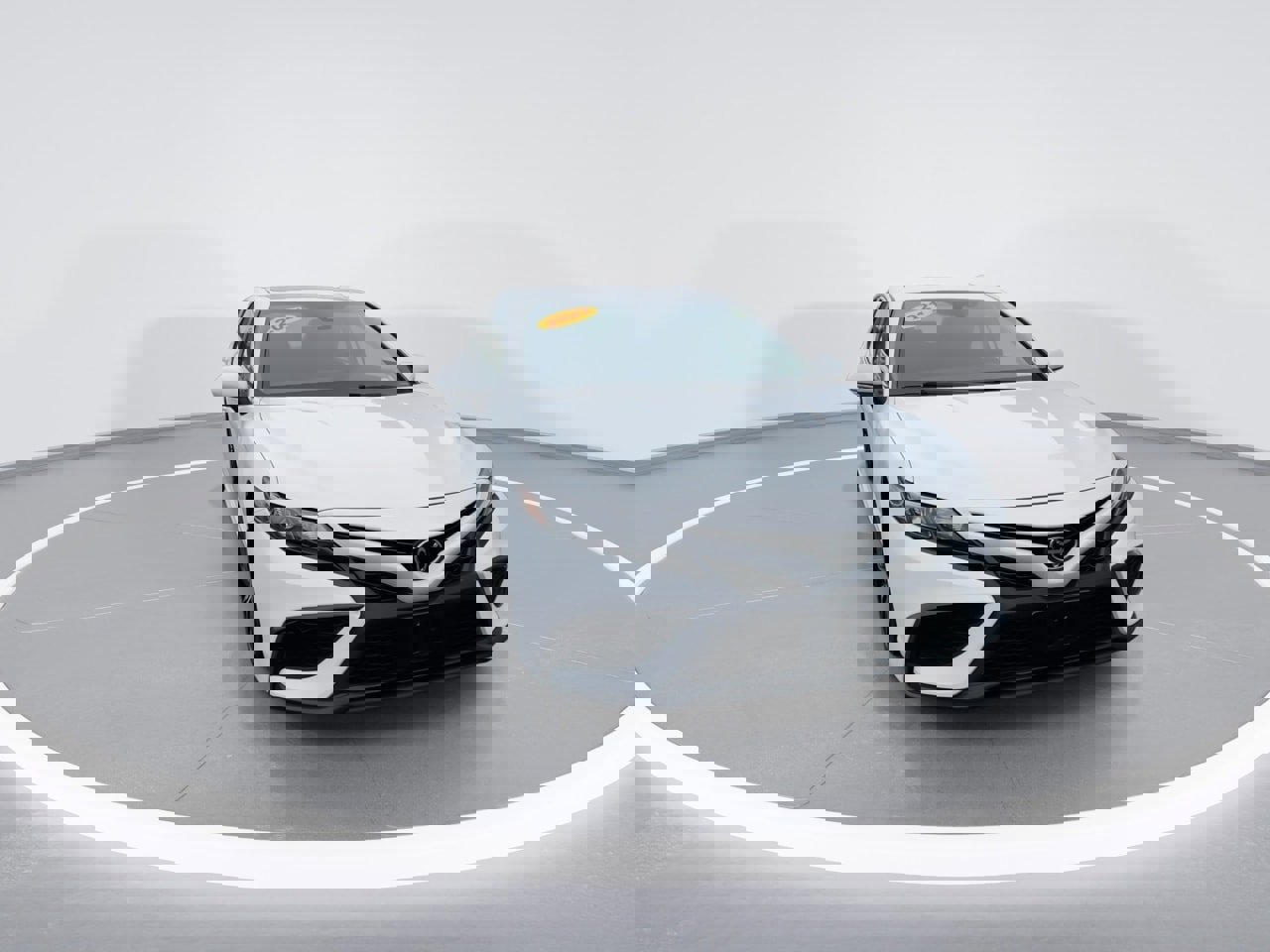 Used 2021 Toyota Camry SE w/ Cold Weather Package image 4