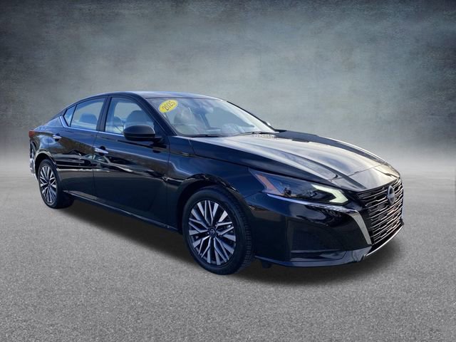 Used 2025 Nissan Altima 2.5 SV image 3