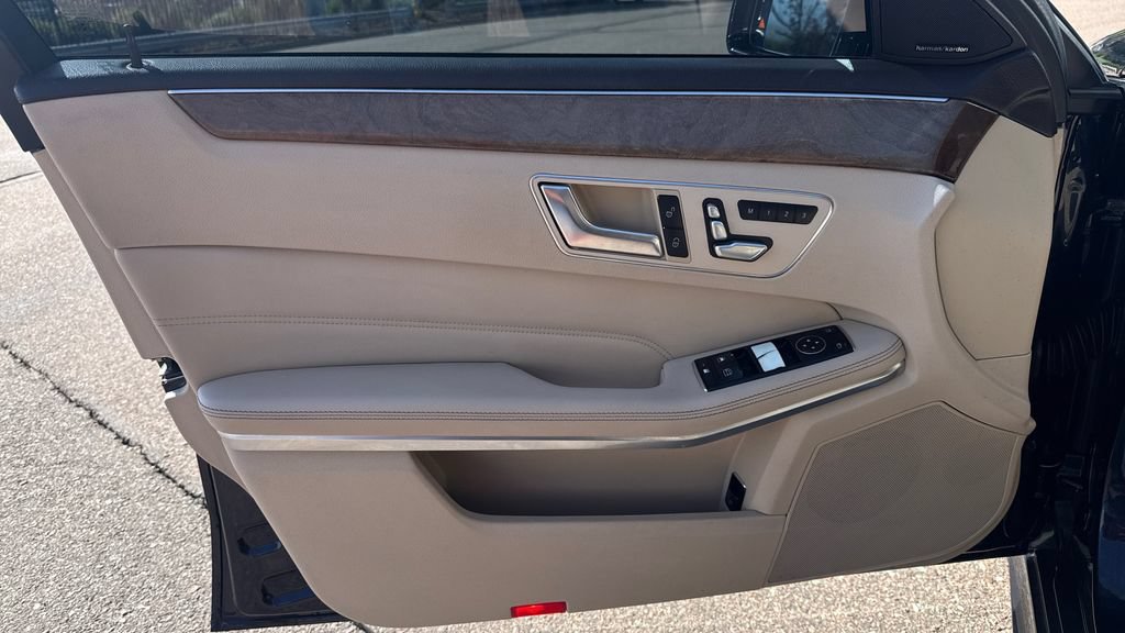 Used 2014 Mercedes-Benz E 350 Sedan image 27