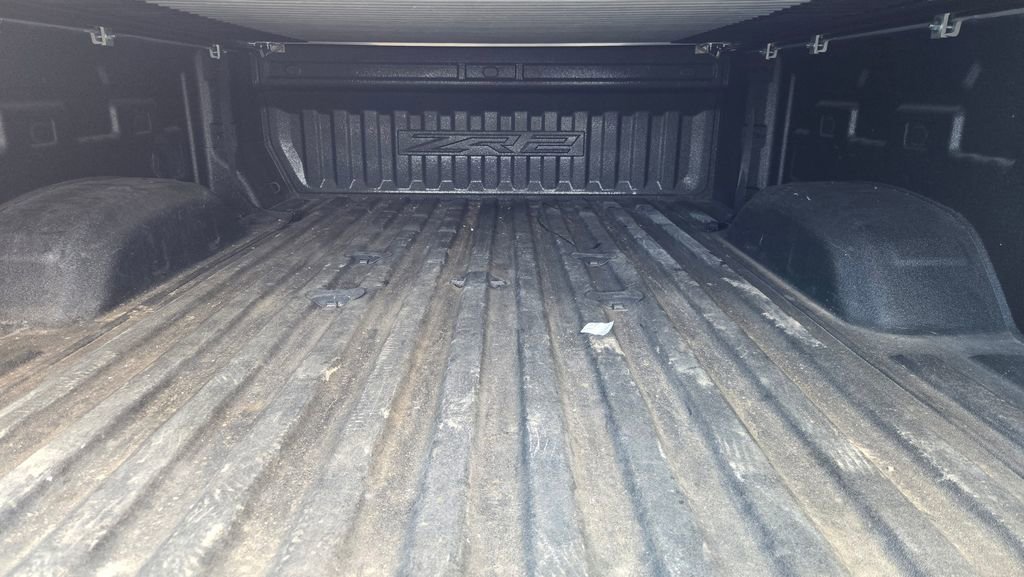 Used 2024 Chevrolet Silverado 2500 ZR2 w/ Technology Package image 6