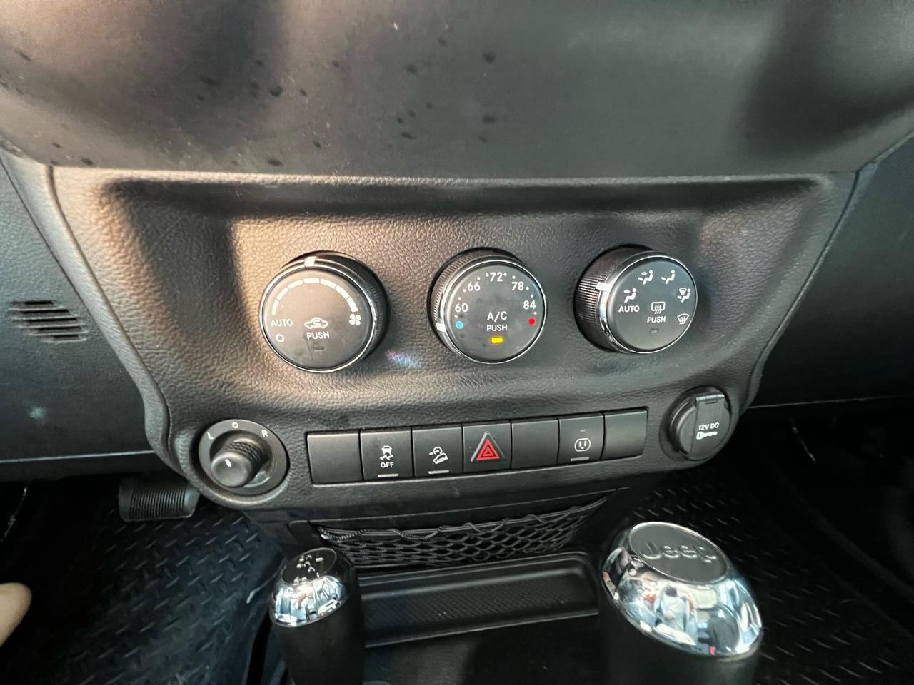 Used 2013 Jeep Wrangler Rubicon w/ Dual Top Group AWD/4WD image 23