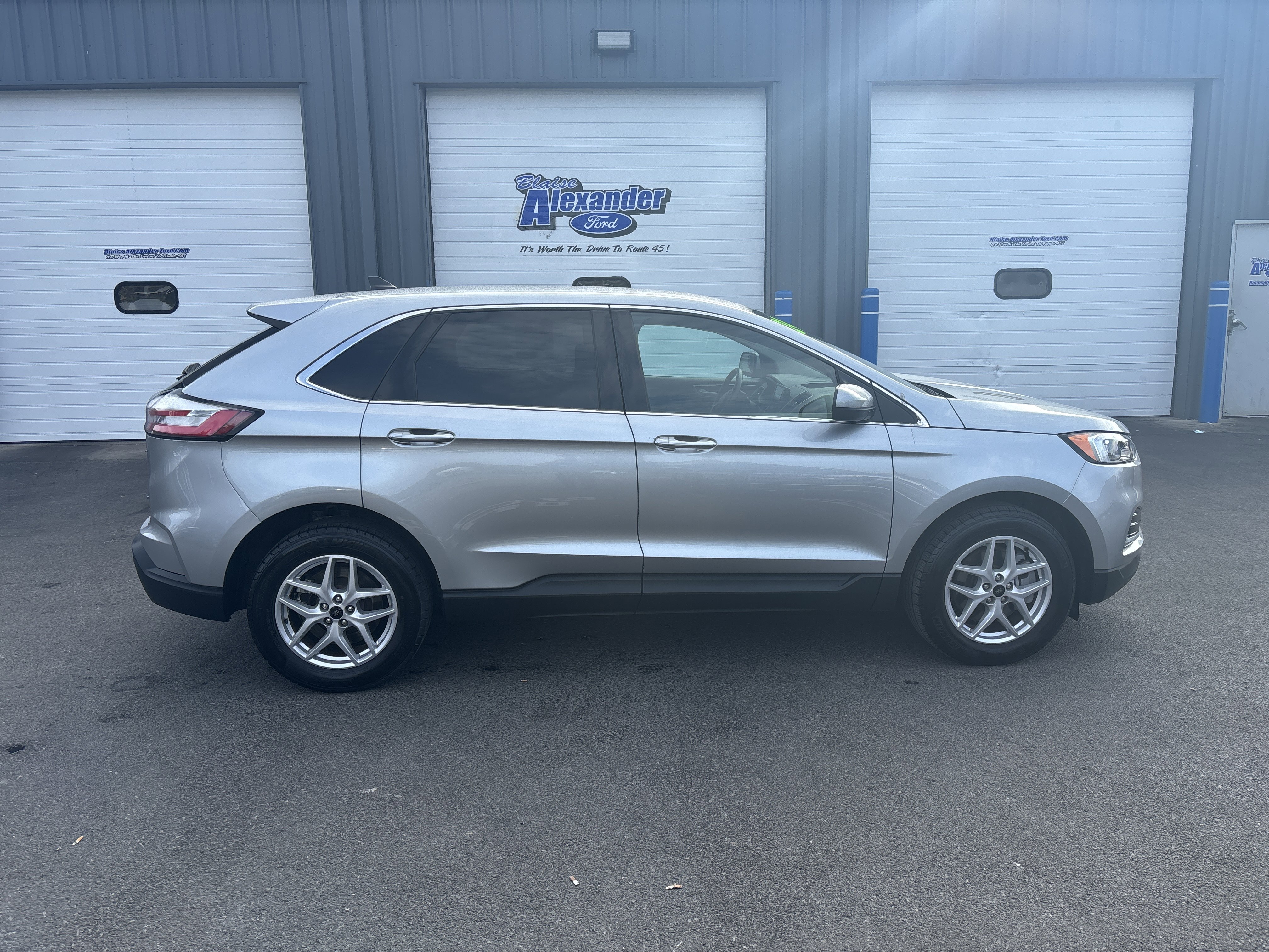 Used 2024 Ford Edge SEL video 2