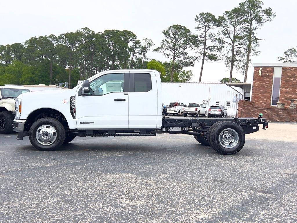 New 2026 Ford F350 XL w/ XL Chrome Package AWD/4WD image 2