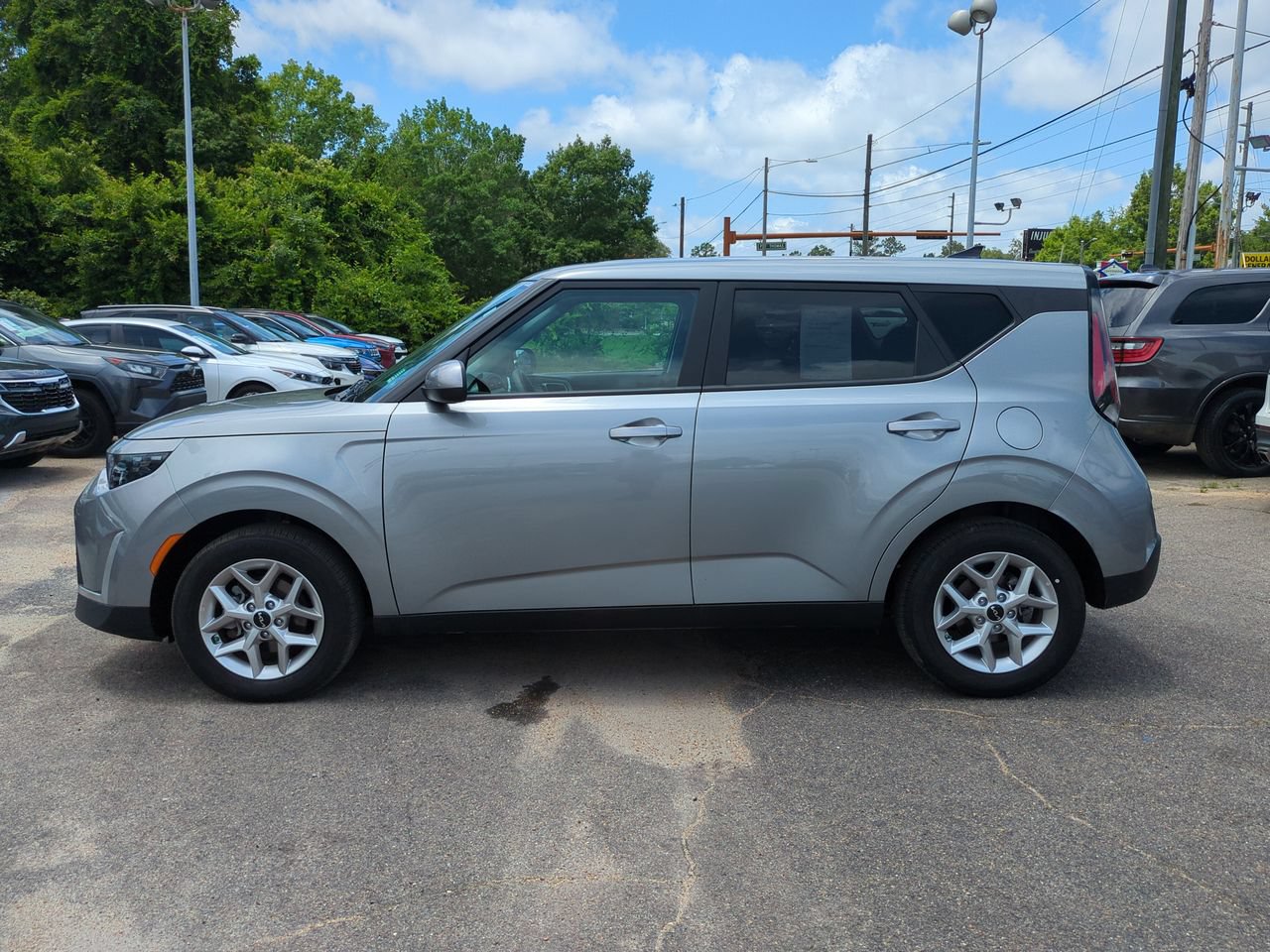 Certified 2025 Kia Soul LX w/ LX Technology Package FWD image 8