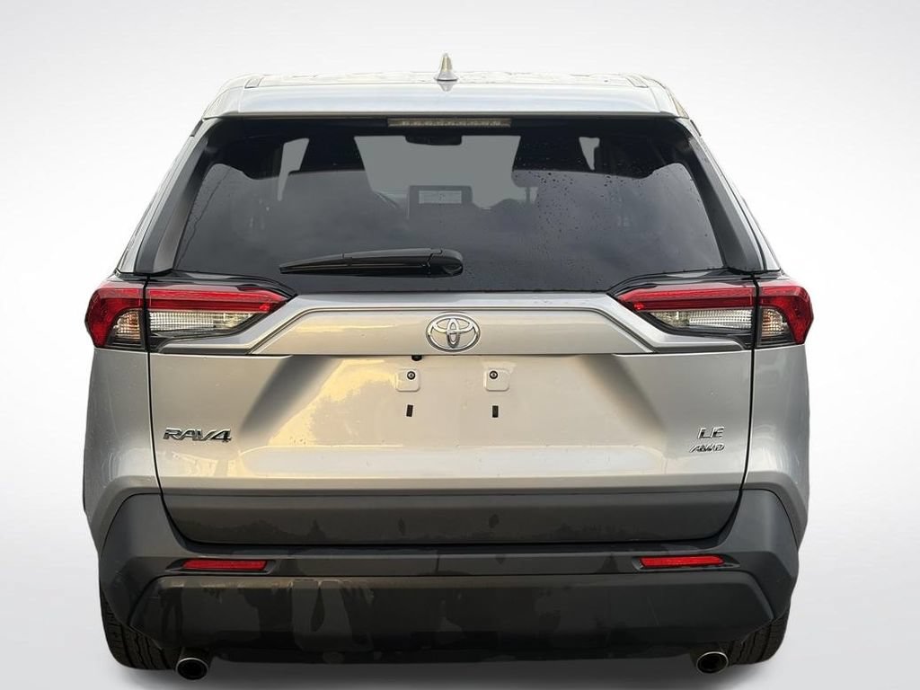 Used 2025 Toyota RAV4 LE AWD/4WD image 9