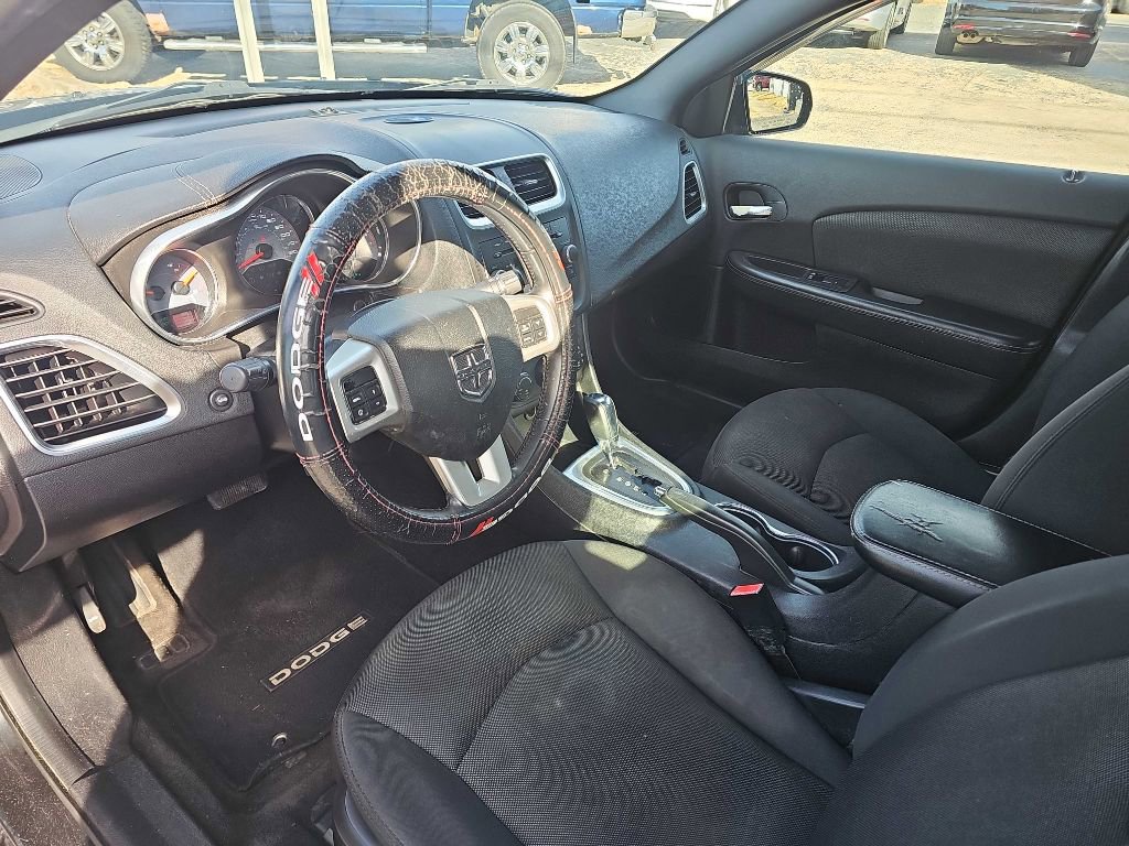 Used 2013 Dodge Avenger SXT image 10